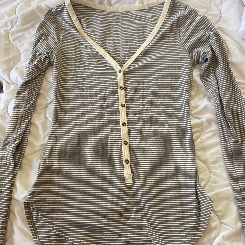 Lululemon long sleeve shirt, size 6